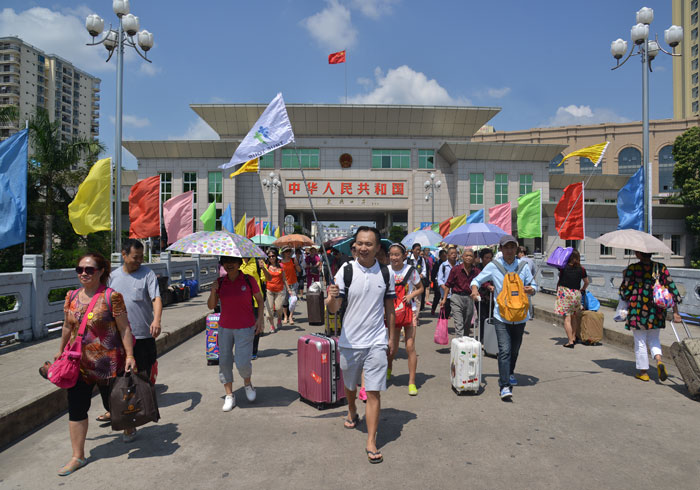 游东兴口岸，一定要去感受一下这里的国