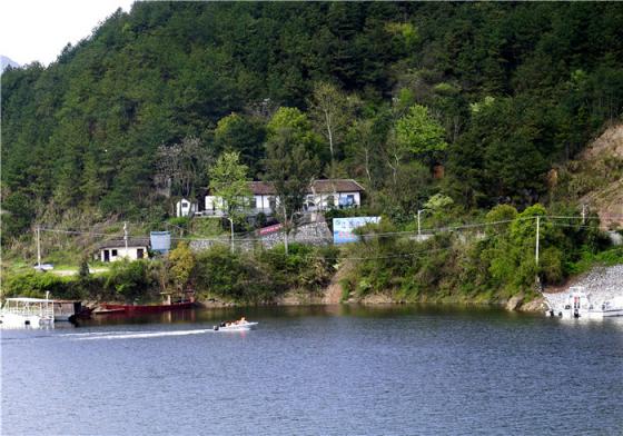 有着三峡之风光，千岛湖之韵味的三清湖