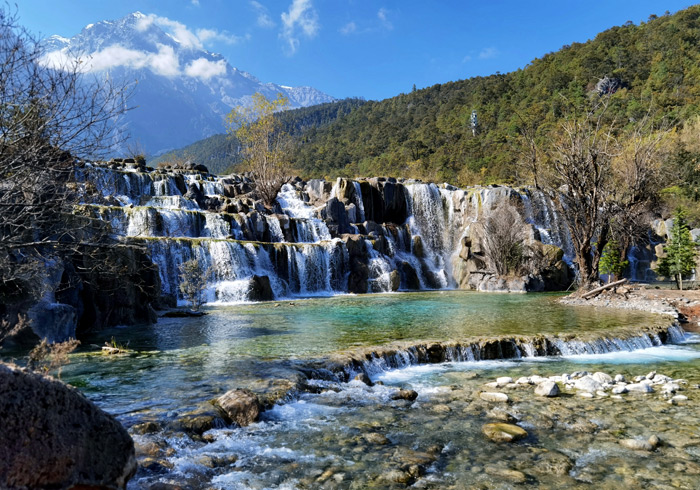 玉龙雪山 那美丽的冰川草甸让人流连忘