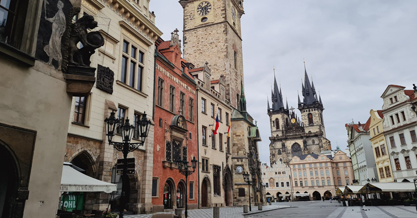 布拉格 被时光吻过的“百塔之城”