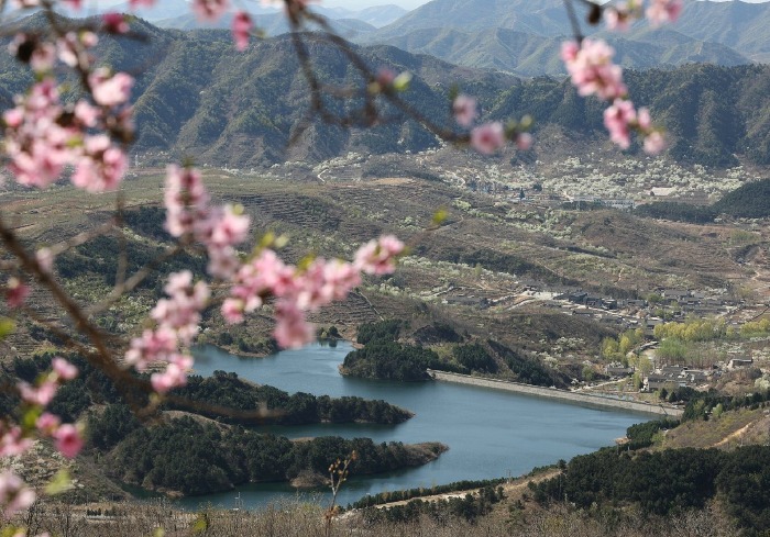 古风古韵，身着汉服感受车神架的四月好