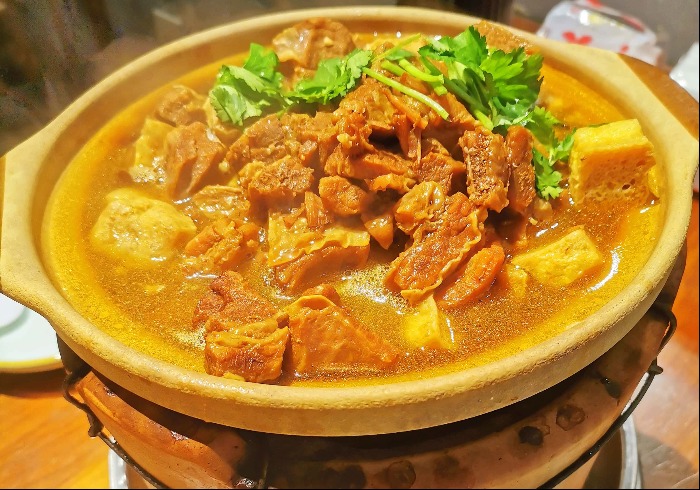 港风小馆，一锅牛杂煲满满烟火气